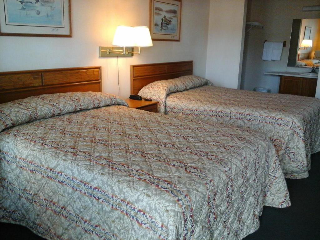Royal Inn Cochran Room photo