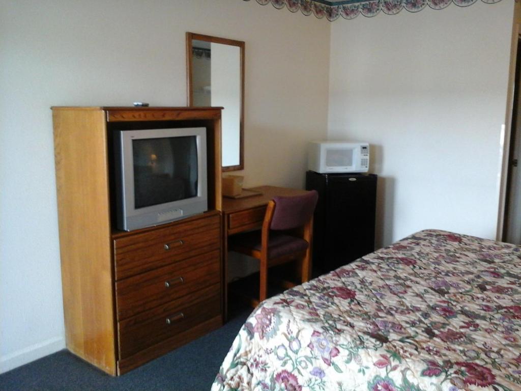 Royal Inn Cochran Room photo
